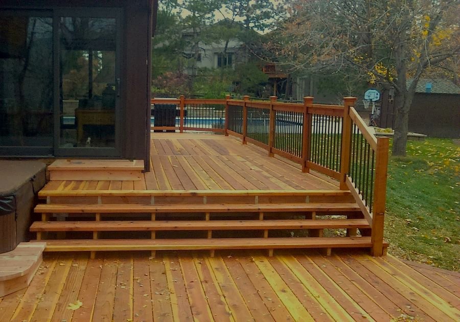 Multi-level deck